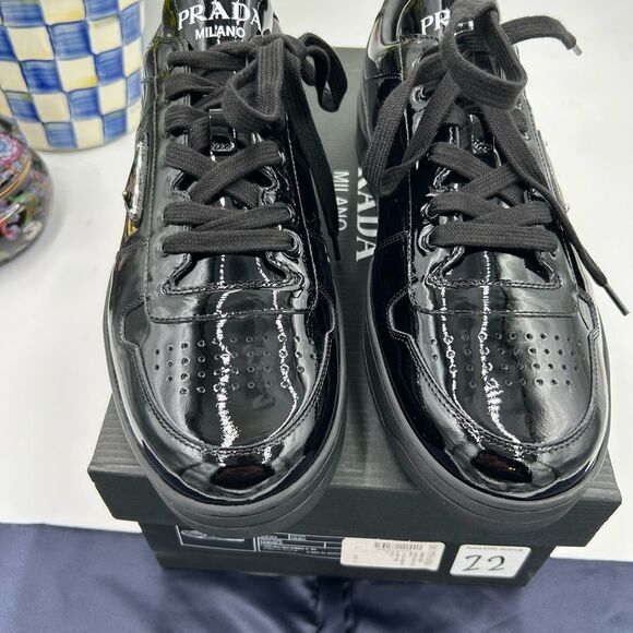 Men's Prada downtown patent leather triangle logo sneakers size 9, made in Italy - Picture 5 of 12